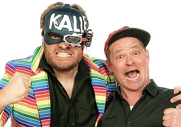 Pressefoto til Kalle og Mek Peks abeshow