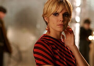FACTORY GIRL