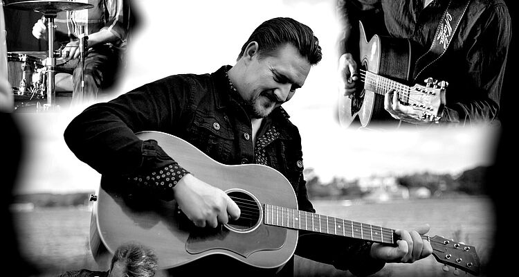 Foto af Mads Toghøj med Band